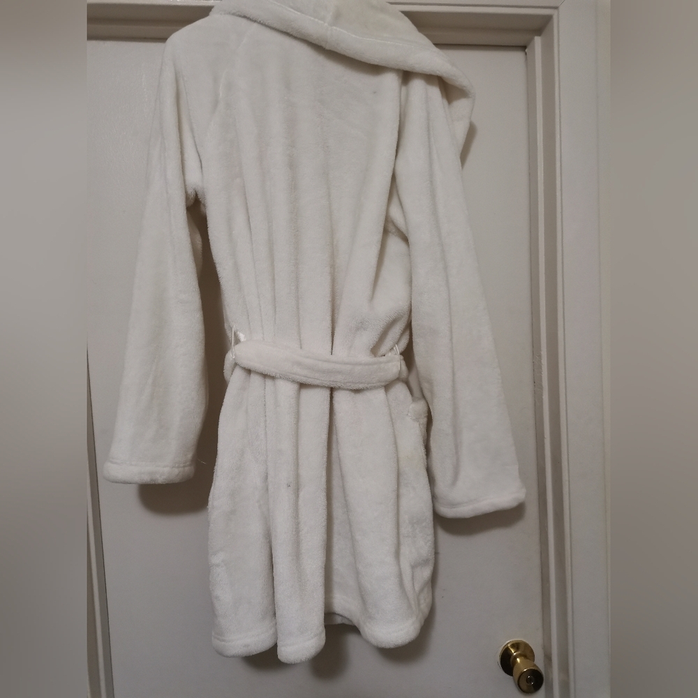 Victoria’s Secret Angel Robe - Picture 2 of 4